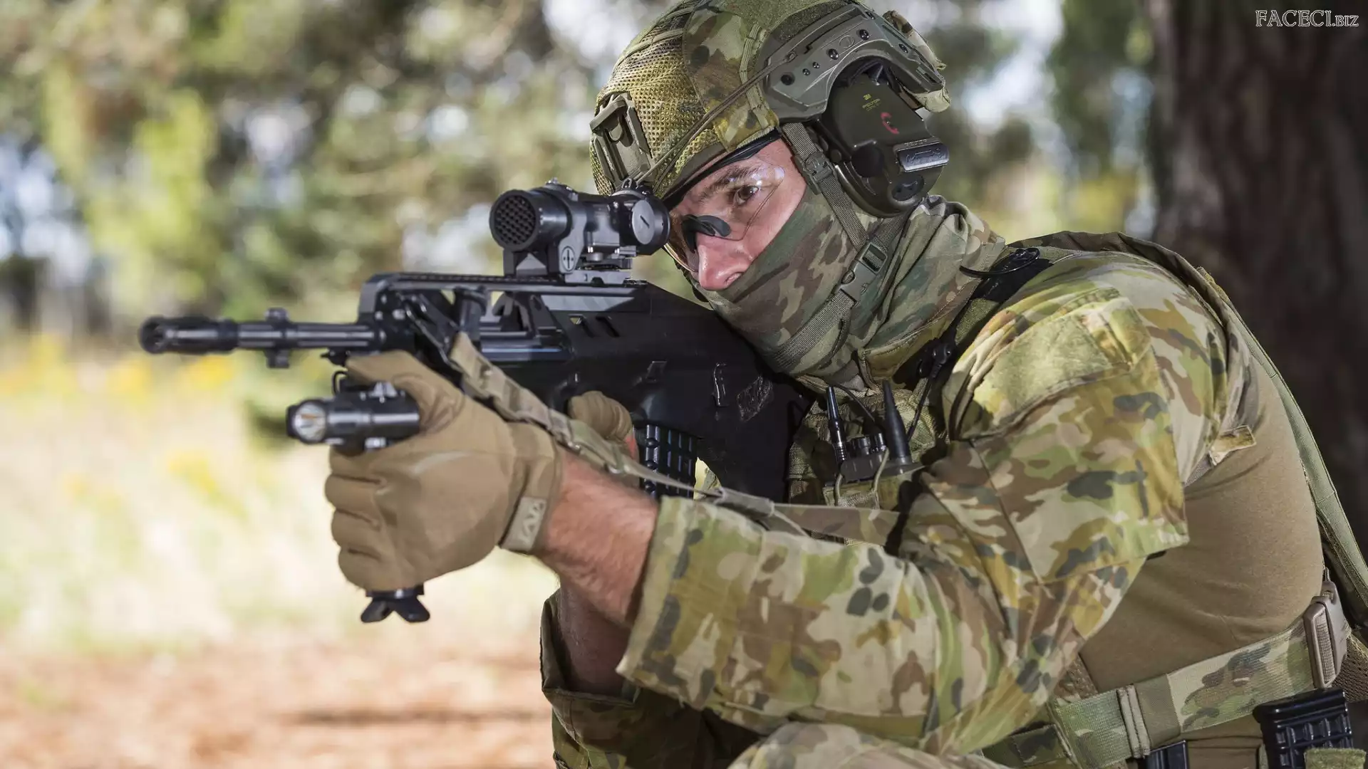 Żołnierz, Broń, Wojsko